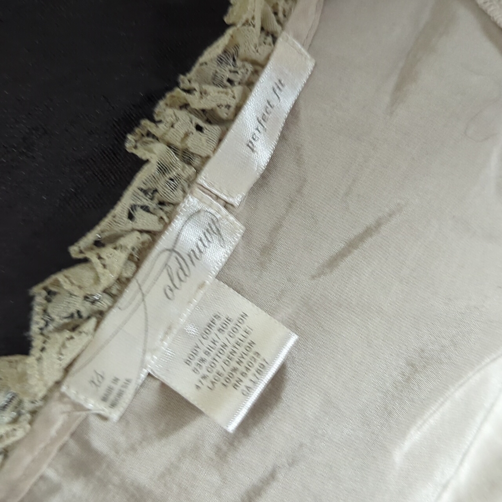 Cottagecore Ruffled Lace Button up Top - Picture 5 of 5